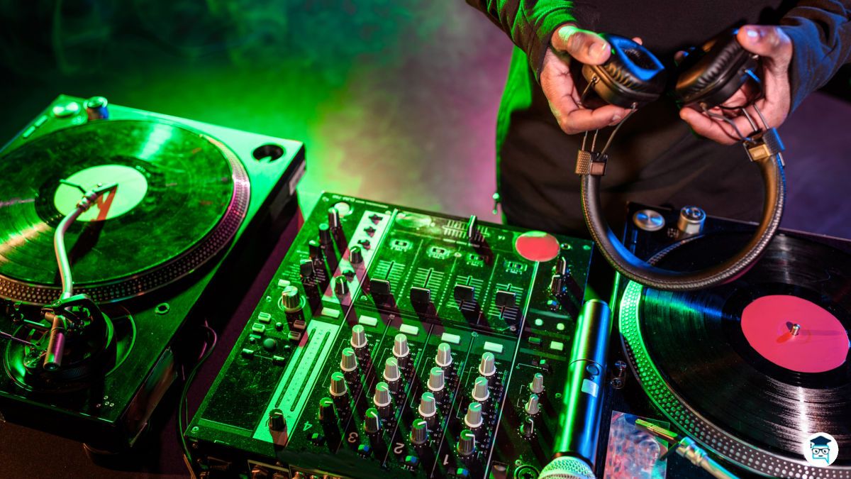 cómo ser DJ profesional en España